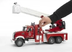 Bruder 2821 Brandweer Ladderwagen Mack-Granite -Speelgoed Verkoop bruder brandweerladderwagen mack granite incl waterpomp 1 1