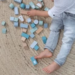 Little Dutch Houten Blokkenton Blauw LittleDutch -Speelgoed Verkoop little dutch 4413 blauw houten blokken in ton 4