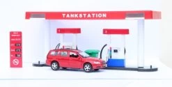 Kidsglobe Tankstation + Volvo V70